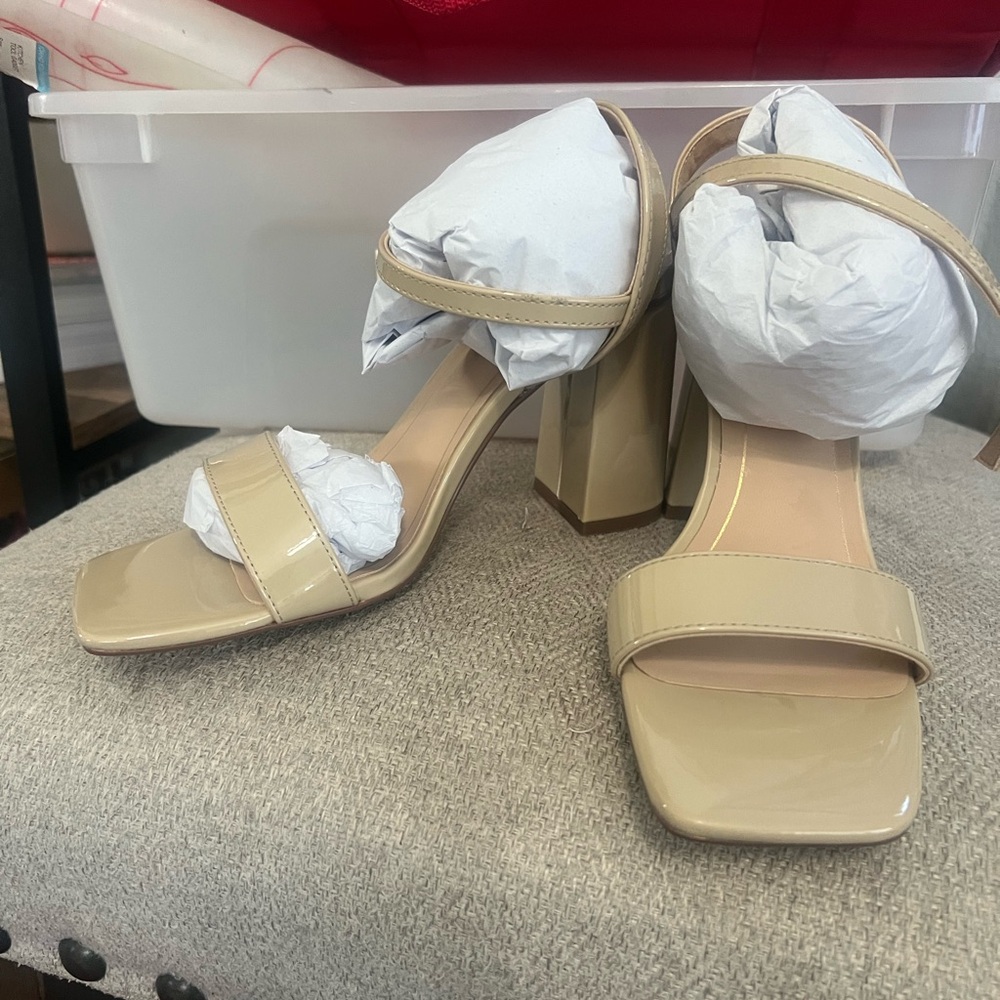 Journee Collection Beige Patent Block Heels